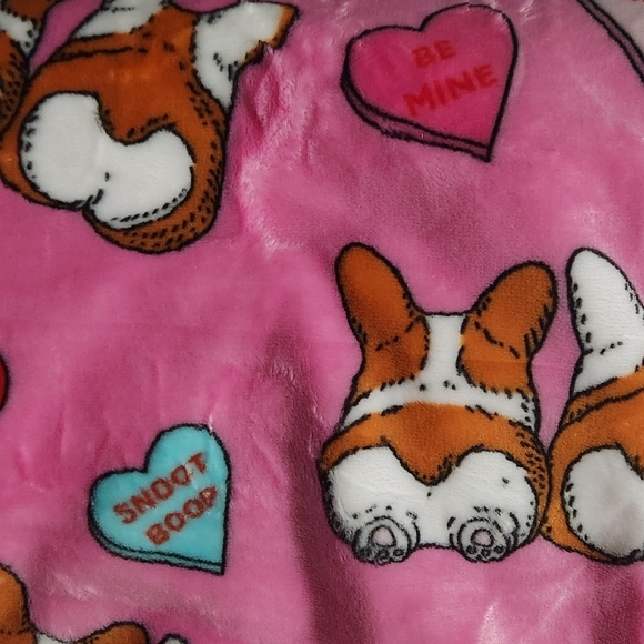 Pickle & Dot Pink Corgi Valentines's Day Blanket Throw NWT - Picture 10 of 12